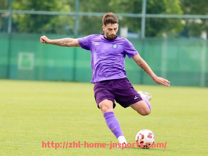 江南综合体育-NBA季前赛直播与赛季准备情况